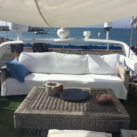 The Boathouse منزل للإقامة