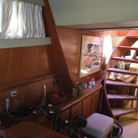 The Boathouse Homestay Malaga