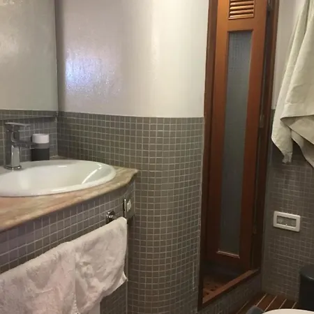 The Boathouse Проживание в семье *