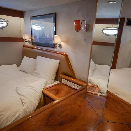 The Boathouse Homestay Malaga