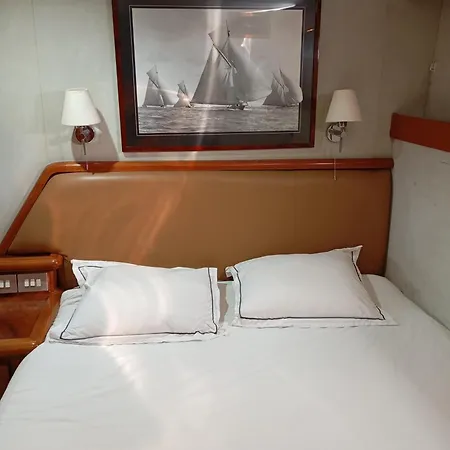 Homestay The Boathouse Malaga