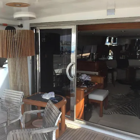 Séjour chez l'habitant The Boathouse *